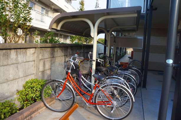 レオパレスアーベントロート 駐輪場