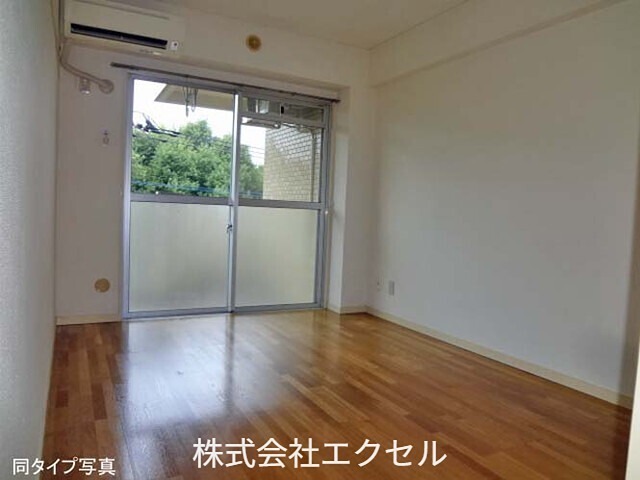 サンシャトーレマンション エアコン付きです。