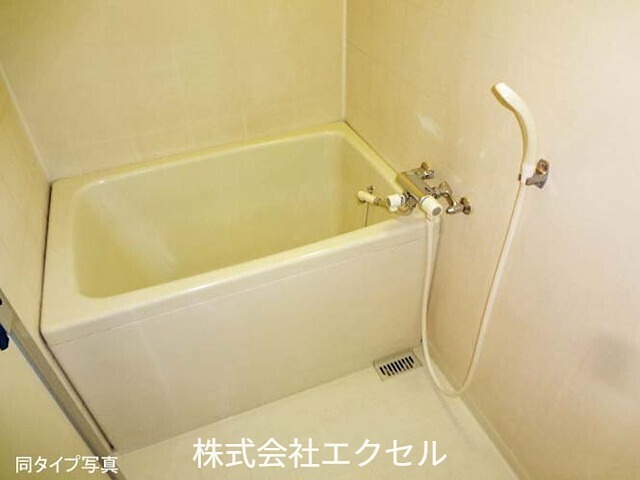 サンシャトーレマンション きれいな浴室です。