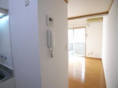 ハイム都Ⅲ 玄関からお部屋全体は見えませんので安心です◎