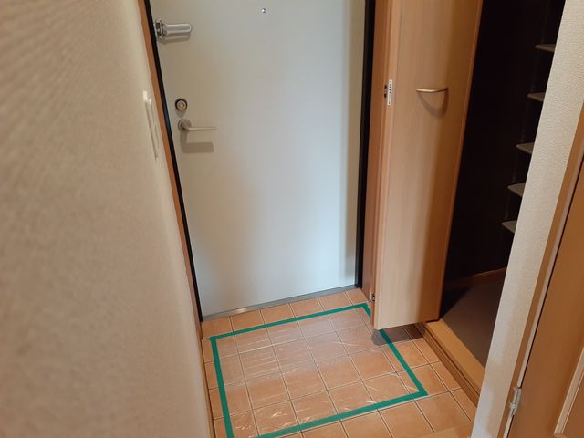ワン　シーダー　ヒルズ 玄関