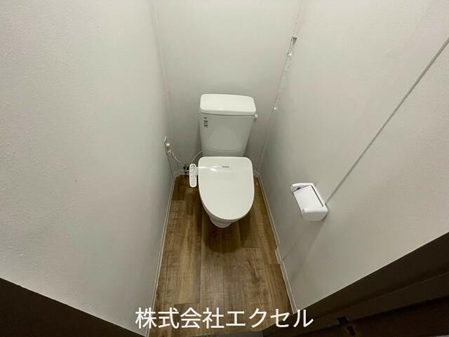 奥富ハイツ 温水便座付きです。