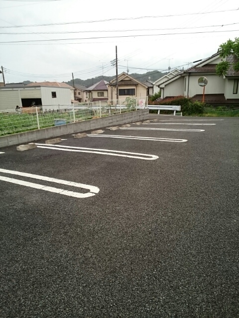 グラン　サンセール 駐車場