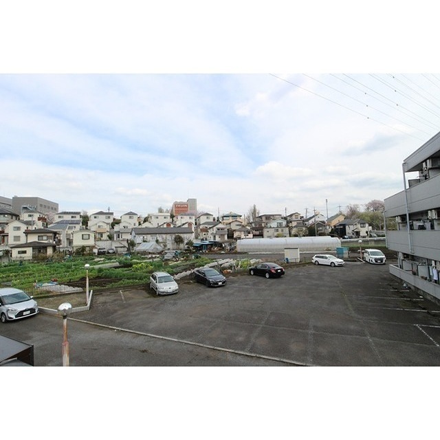スカイパレス西平山 敷地内駐車場