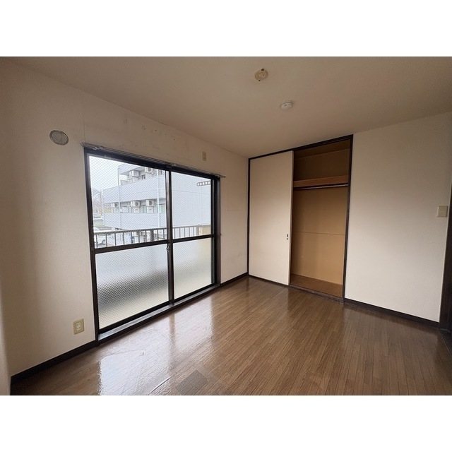 スカイパレス西平山 明るいお部屋です。