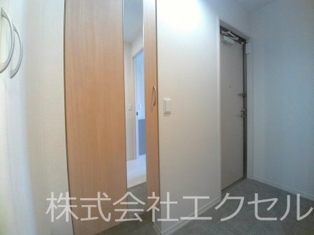 アストンパーク 玄関横にシューズクロークがあります。（同タイプイメージです。）