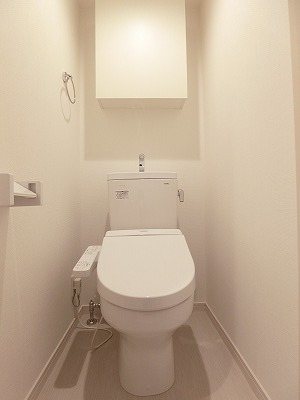 リブリ高倉 温水洗浄便座付きのトイレ♪