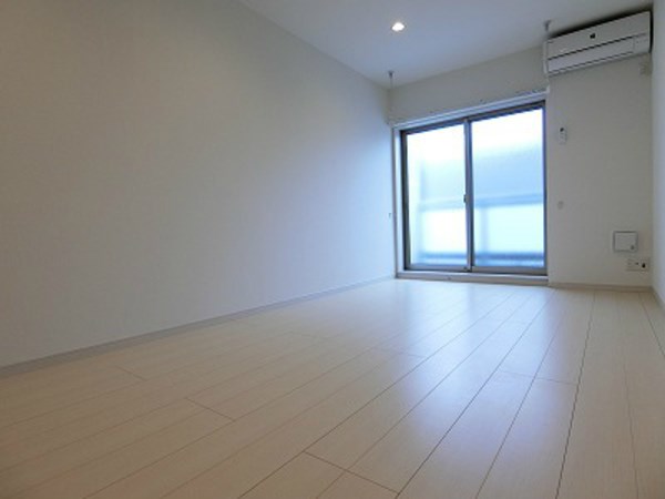 リブリ高倉 8.4畳の広々としたお部屋です。
